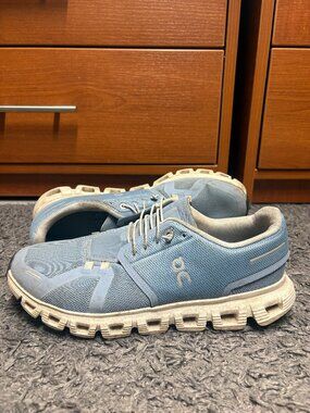 Women's On Cloud 6 Chambray/White Blue Colorway 9.5 B Medium US Running/Walking